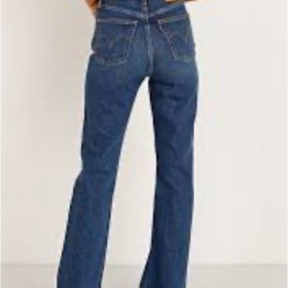Levi’s rib cage bootcut 30/31 dark wash